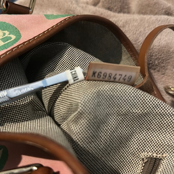 Dooney & Bourke GUC with callouts bucket bag - Picture 9 of 10